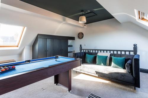 Spacious & Stylish 3BR Home Central Location