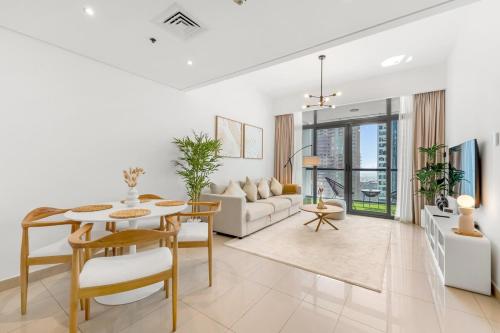 Waves- Cozy 1BR Lakefront Stay in JLT, Dubaï (photo 8)