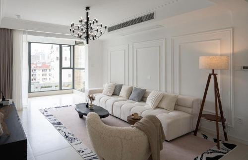 Eastern Hub - Bund Branch French Chic 3-Bedroom near Xintiandi Haiyue Garden near Shanghai World Expo Museum