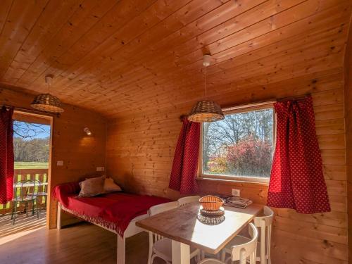 **Roulotte cosy avec piscine, pétanque et jardin près de la maison de George Sand** - FR-1-591-77 gîte à louer Mouhers