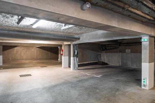 Hotel 202 - image 11