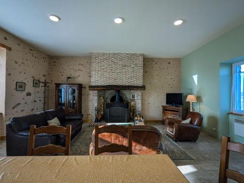 Gîte au cœur du Parc de la Brenne avec jardin, terrasse et parking - FR-1-591-317 (Gite au cœur du Parc de la Brenne avec jardin, terrasse et parking - FR-1-591-317) in Chenonceaux