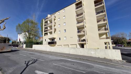 Two-Bedroom Apartment with Balcony image 10