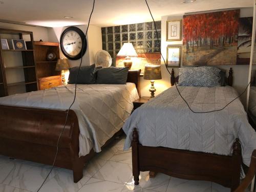 1/F 2 bed rooms in Pittsburgh, USA
