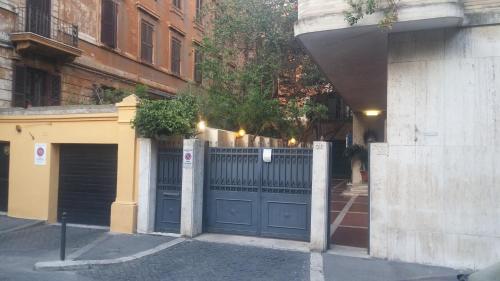 Charming Apartment Piazza del Popolo - image 14