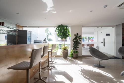 Front desk [24-hour]