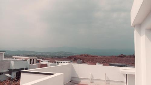 Haven Lodge Islamabad by Haven Holiday Homes - 3BR Home with Lounge & Kitchen - image 3