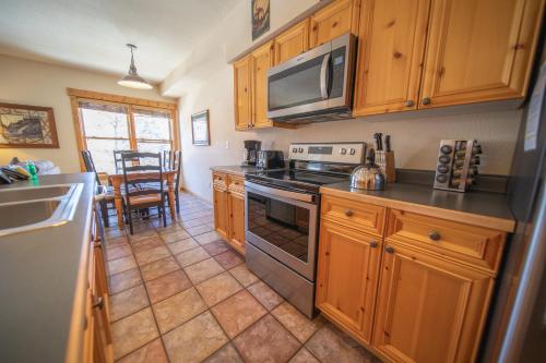 Tenderfoot Lodge 2620 by SummitCove Lodging Tenderfoot Lodge 2620 by SummitCove Lodging