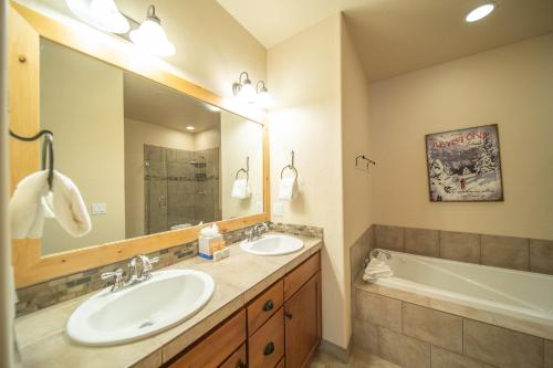 Settlers Creek 6511 by SummitCove Lodging