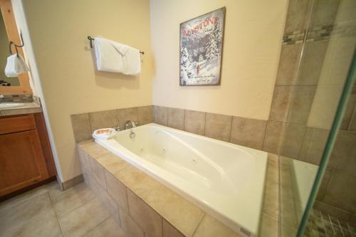 Settlers Creek 6511 by SummitCove Lodging