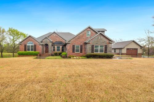 Coler Cottage- Half mi to Coler MTB Trail-Game Room – khách sạn tại Bentonville