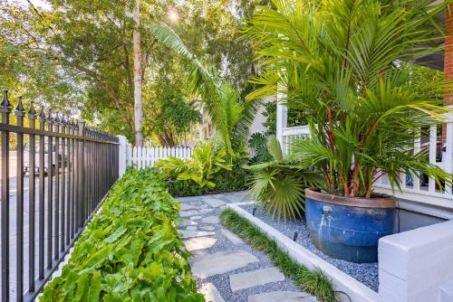 The Grand Maloney Hotel Room 203 - image 3