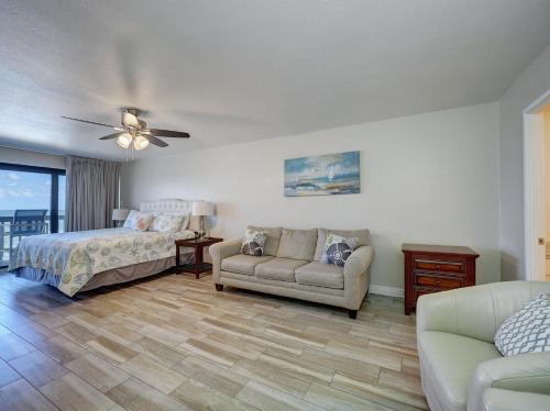 Island House BeachFront Condo Hotel - main image