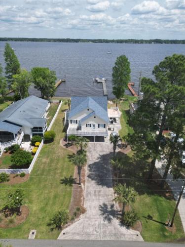 3 BR Riverfront House with Private Boat Dock