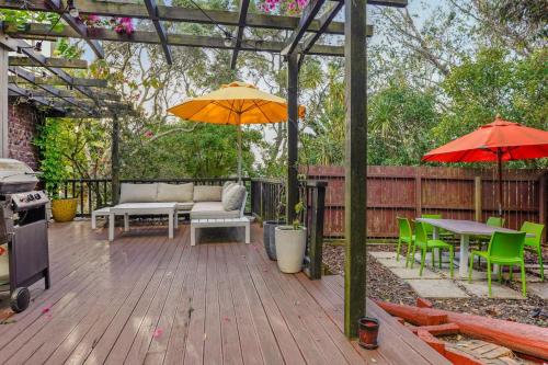 Seaside Bougainvillea Retreat close to Beaches, Auckland (foto 8)