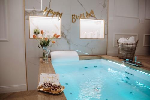 Camilla Luxury Home in Nemi