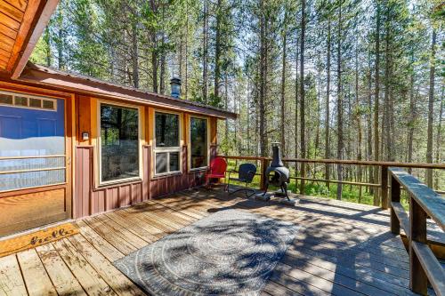 Rustic Idaho Retreat with Deck, Grill and Chiminea! in Island Park, USA