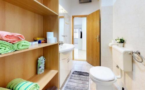 City Apartment Nora - image 3