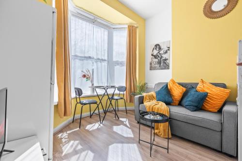 Cosy entire flat 5 min from Citycentre sleeps 4, Birmingham