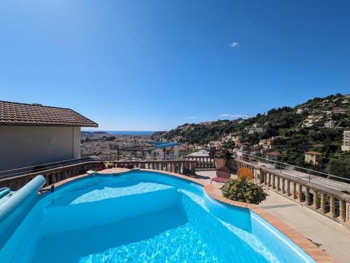 Maison niçoise, jardin, piscine, parking double, Nice (fotografie 6)