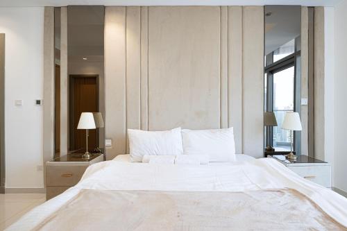 Luxury Apartment Burj Khalifa View - image 12