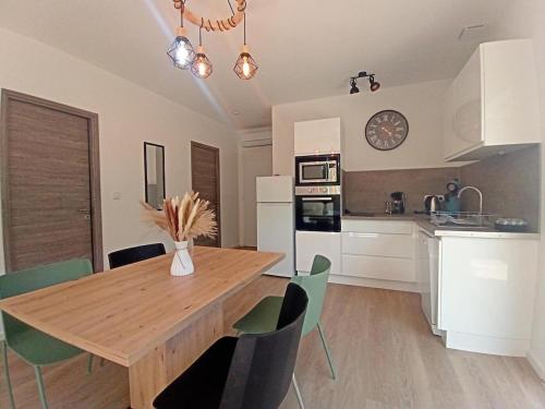 Gîte La Bauge 1 à 7 personnes 26400 Montclar sur Gervanne (Gite La Bauge 1 a 7 personnes 26400 Montclar sur Gervanne) in Montclar-Sur-Gervanne