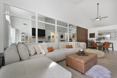 RARE Poolside - LUXE 1BR King, Pool, EV station, Palm Desert (foto 3)