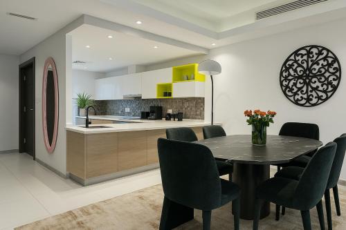 Stylish & Spacious JVC Villa Ideal for Families Friends on Dubai Adventures Shared Pool & excellent services inluded - image 5