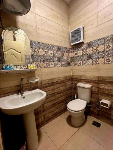 beakar Pyramids View