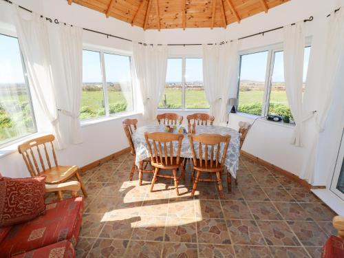 A szálláshely kívülről, Realt na Maidne in Connemara