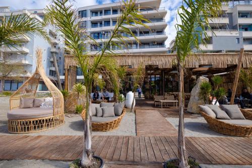 숙소 외관, Sea & Sand Hotel in 벌라