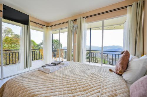 Nosara Hideaway 1 - Mountain View Cabins & BREAKFAST AVAILABLE