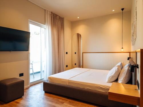1 queen bed, 1 sofa bed