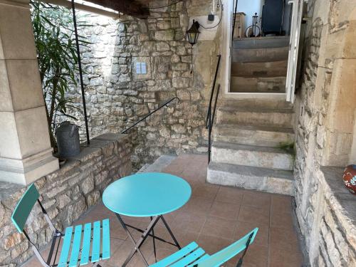 Maison de village atypique in Saint-Christol-de-Rodières