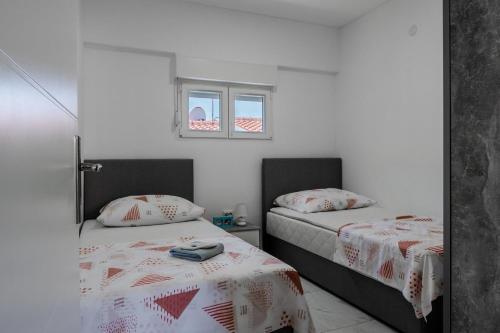 Two-Bedroom Apartment image 6