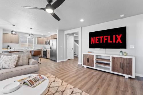 Spacious 5BR - Gamer Room - Hot Tub & Pool Access, Meridian (Foto 2)