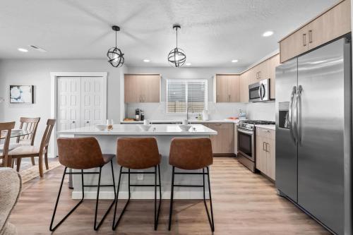Spacious 5BR - Gamer Room - Hot Tub & Pool Access, Meridian (Foto 4)