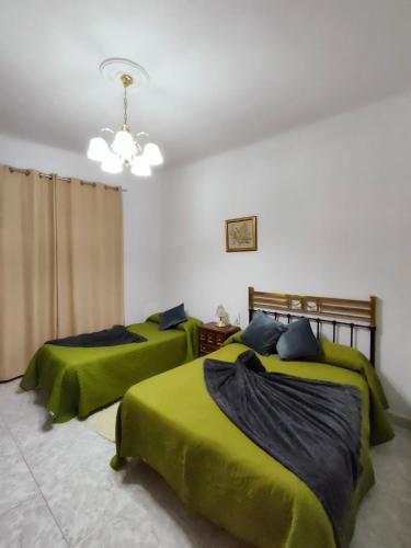 2 twin beds