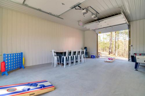 Cumberland Lake Retreat: Furnished Deck & Grill! in Burnside (KY)