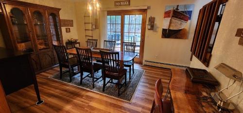 Mystic, Foxwoods, Beaches, Waterpark, Hells Kitchen! in North Stonington