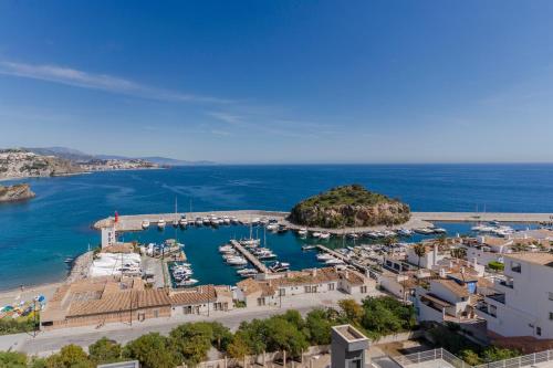 RentitSpain - Almuñécar - Icon Marina con Vistas al Puerto y Piscina