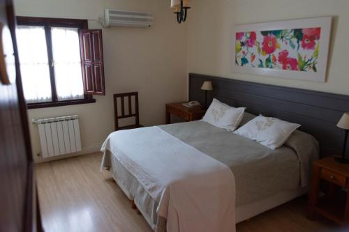 Double Room image 6