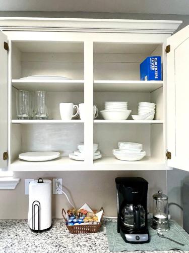 Peaceful Haven 2BR 1BA in Quiet Neighborhood in Nederland (Texas)