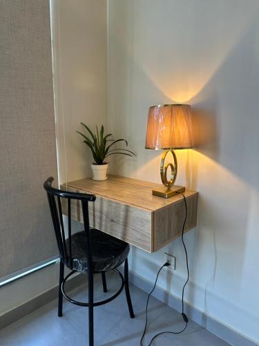 Serenity Suite One Bedroom Apartment in โปลิสฟาวเดชั่น