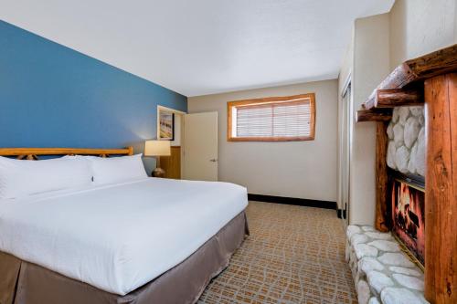 Holiday Inn Resort The Lodge at Big Bear Lake, an IHG Hotel