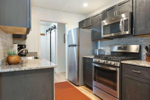Cozy Vail Condo with Fireplace Close to Ski Lifts in Vail, USA