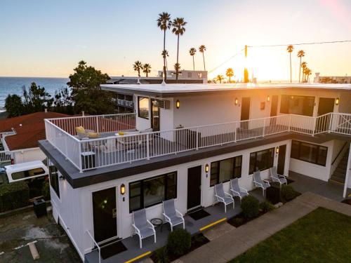 The Tides Oceanview Inn & Cottages