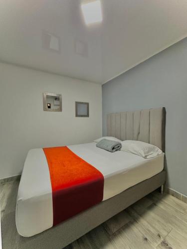 Standard Single Room image 9