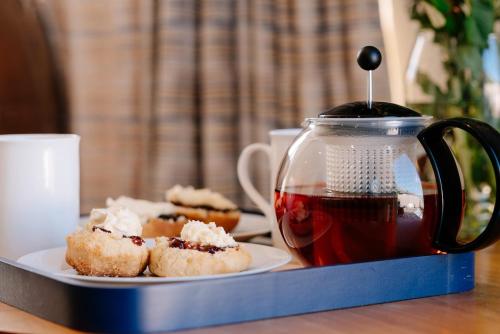 Bijou Beachfront Gem, Rock in Polzeath