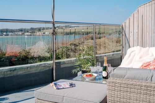 Bijou Beachfront Gem, Rock in Polzeath